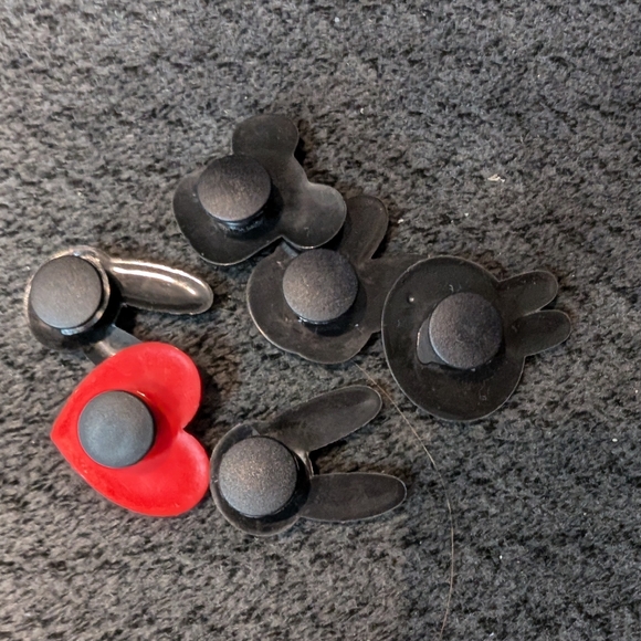 Jibbitz Crocs Charms Bad Bunny 16 lot Crocs NEW - Picture 5 of 12